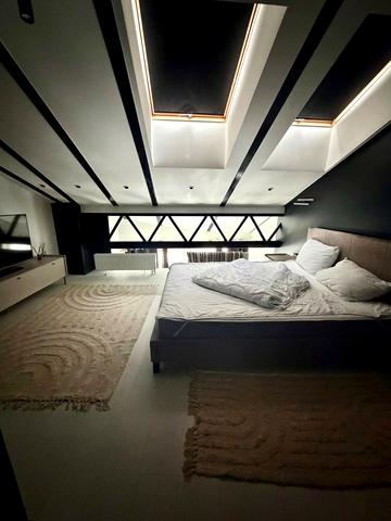 Дніпровська набережна вул., 19-А