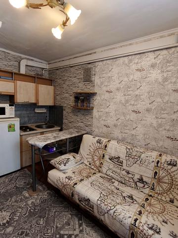 Політехнічна вул. (Воїнів-Інтернаціоналістів), 4