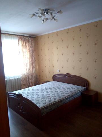 Небесної Сотні просп. (Маршала Жукова), 12