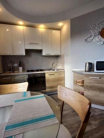 Нижньодніпровська вул., 6-Б