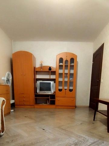 Михайла Грушевського вул., 6