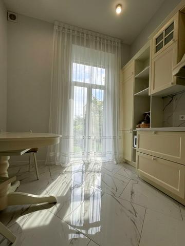 Ольги Кобилянської вул., 16