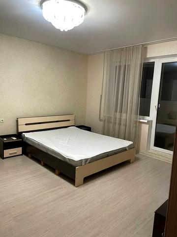 Князя Володимира Великого просп., 77а