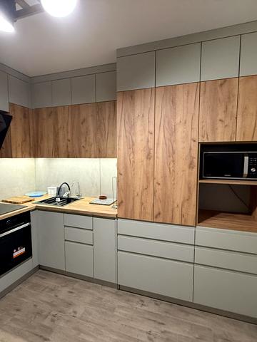 Кадетський Гай вул., 10