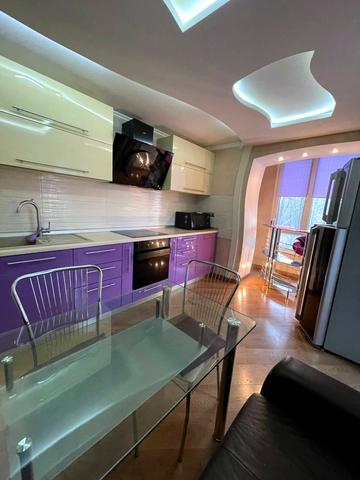 Десантний бульв., 14