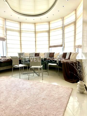 Дмитрівська вул., 69