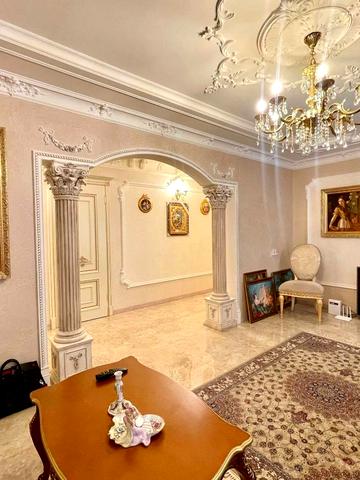 Літературна вул. (Чехова), 11