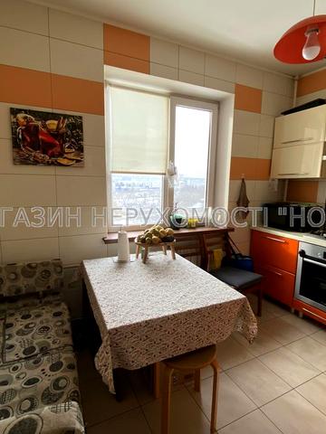 Лопанська вул., 31