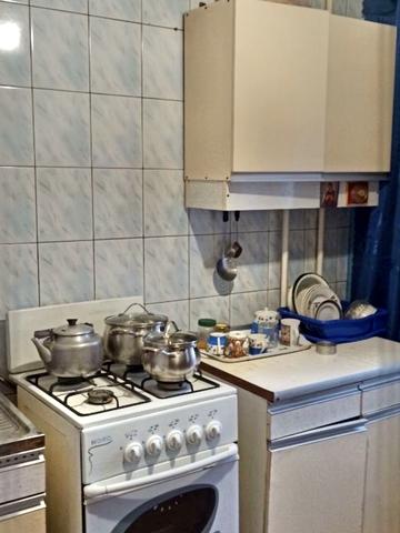 Захисників України пл. (Визволення), 3