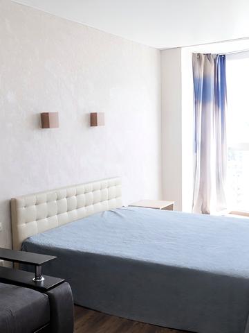 Драгоманова вул., 2