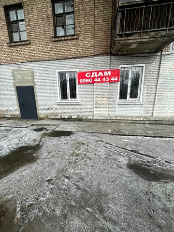 Семафорна вул., 14