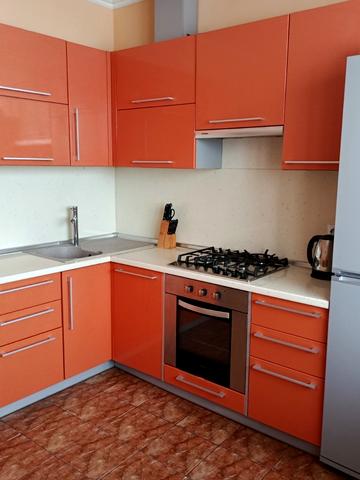 Василя Симоненка вул., 4