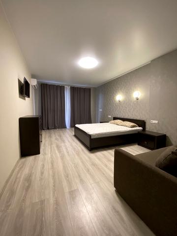 Стрітенська вул. (Комсомольська), 18