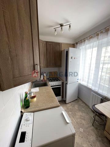 Європейського Союзу просп. (Правди), 80