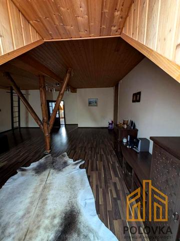 Юрія Гойди вул., 24