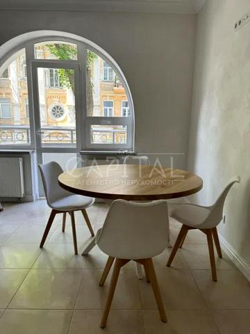 Олександра Кониського вул., 76-78