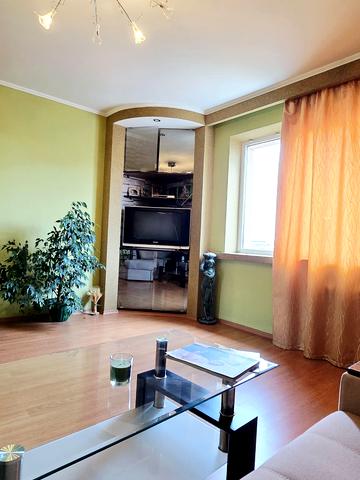 Олександра Довженка вул., 3