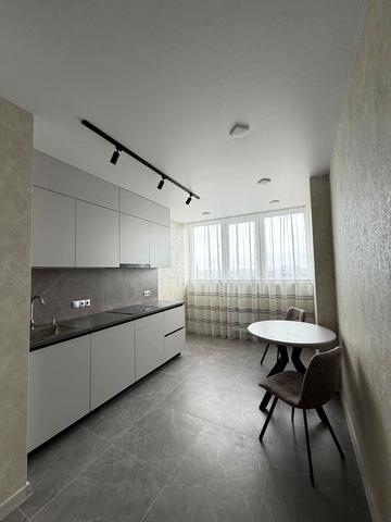 Бугаївська вул., 44