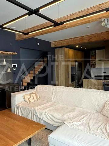 Золоті Джерела вул., 11