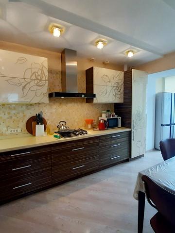 Захисників України вул. (1-го Травня), 1г