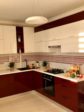 Богдана Хмельницького вул., 96