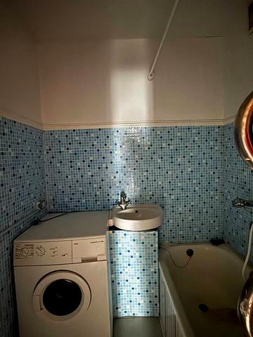 Академіка Корольова вул., 74а