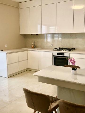 Тараса Шевченка вул., (Будинок 1)