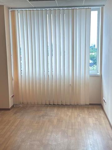 Роберта Лісовського вул. (Академіка Бутлерова), 1