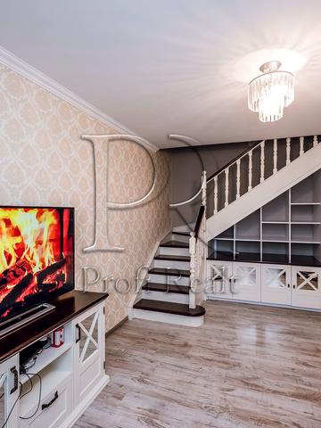 Райдужна вул., 137