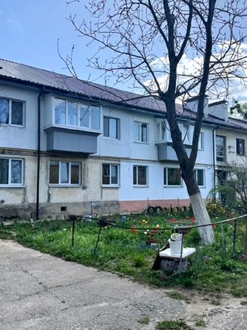 Вокзальна вул., 12