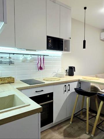 Богдана Хмельницького вул., 32