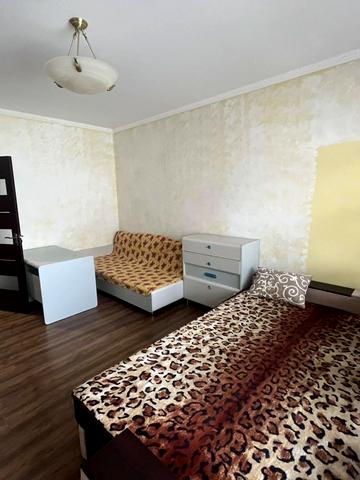 Богдана Хмельницького вул., 53