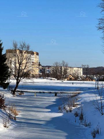 Івана Франка вул., 14а