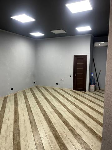 Житня вул., 17