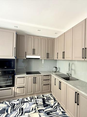 Авраама Лінкольна вул. (Димитрова), 6-Б