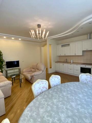 Павлівська вул., 18