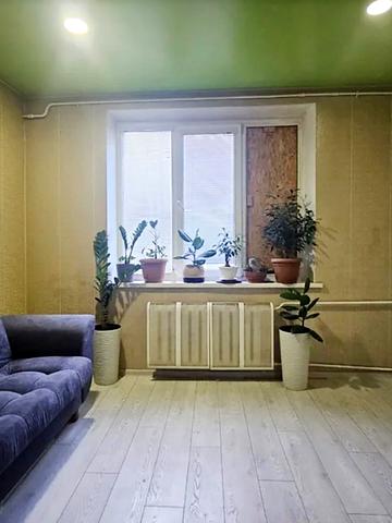 Михайла Комарова вул. (Тархова), 1