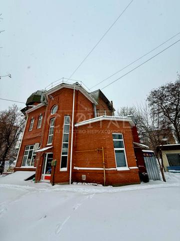 Дніпровська вул., 2