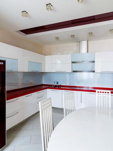 Вячеслава Чорновола вул., 2