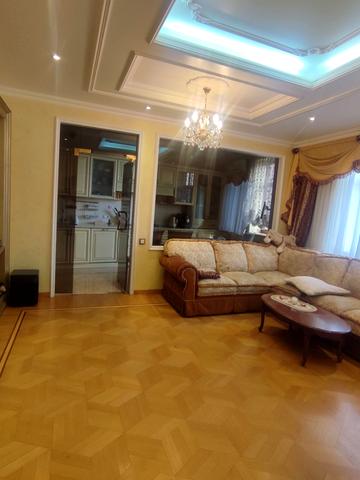 Святослава Караванського вул. (Жуковського), 10