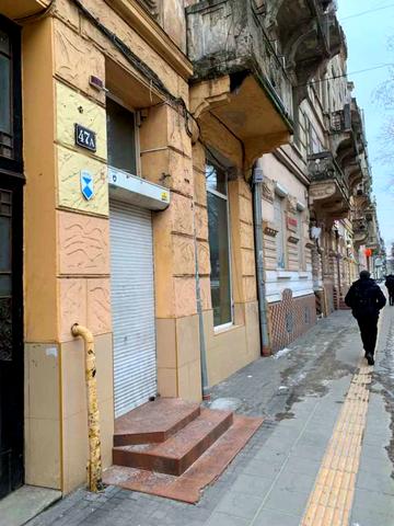 Степана Бандери вул. (), 35