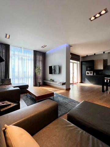 Гоголівська вул., 14