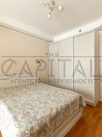 Дегтярна вул., 7