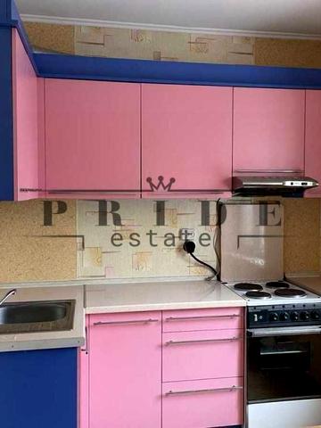 Миколи Лаврухіна вул., 11