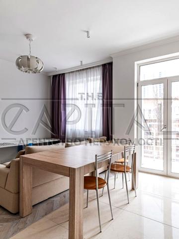 Саперне Поле вул., 12