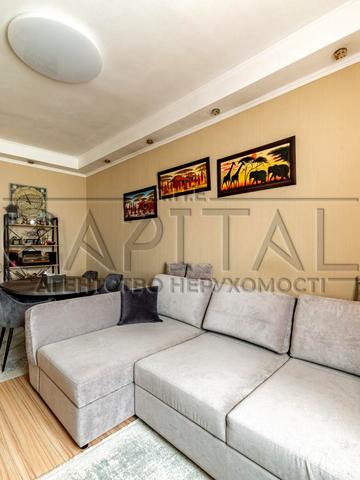 Володимира Івасюка просп. (Героїв Сталінграду), 4-А