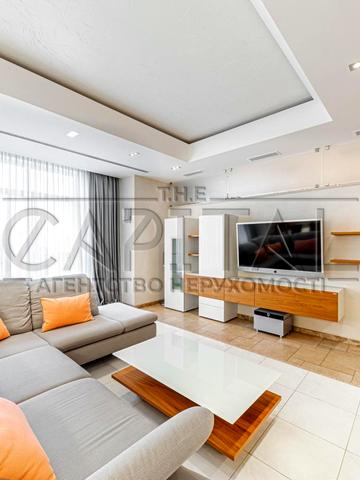 Круглоуніверситетська вул., 3-5