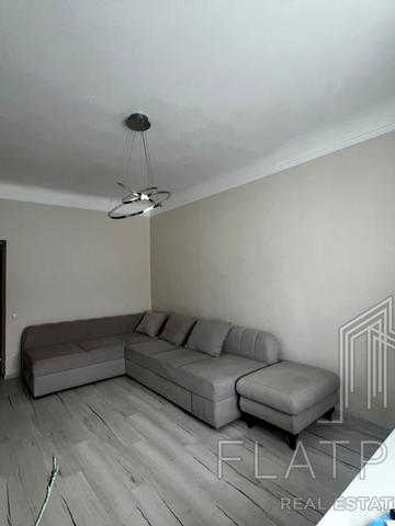 Межигірська вул., 56/50