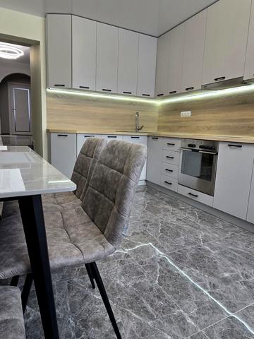 Петлюри вул. (Купріна), 15