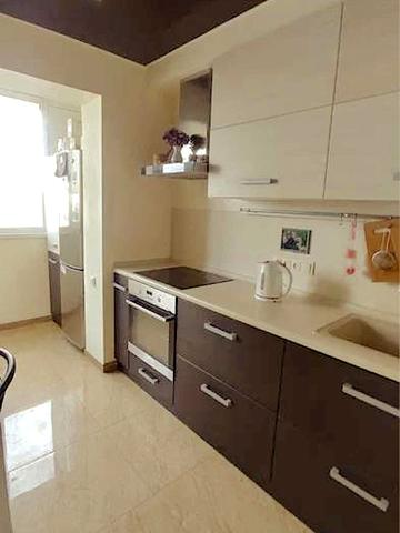 Хорольська вул., 1